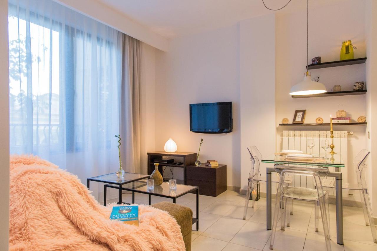 One Love Metropolitan Apartment Boekarest Buitenkant foto