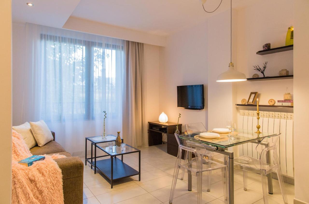 One Love Metropolitan Apartment Boekarest Buitenkant foto