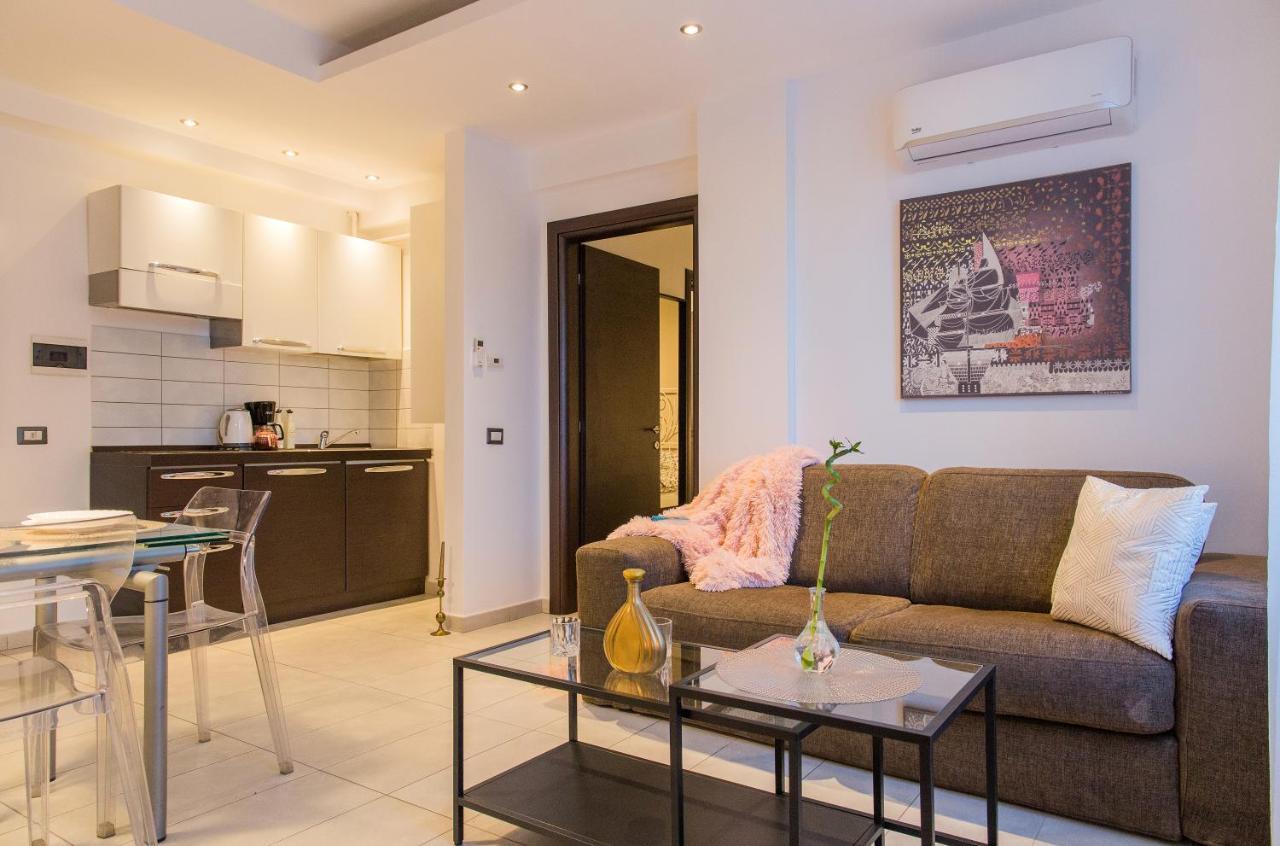 One Love Metropolitan Apartment Boekarest Buitenkant foto